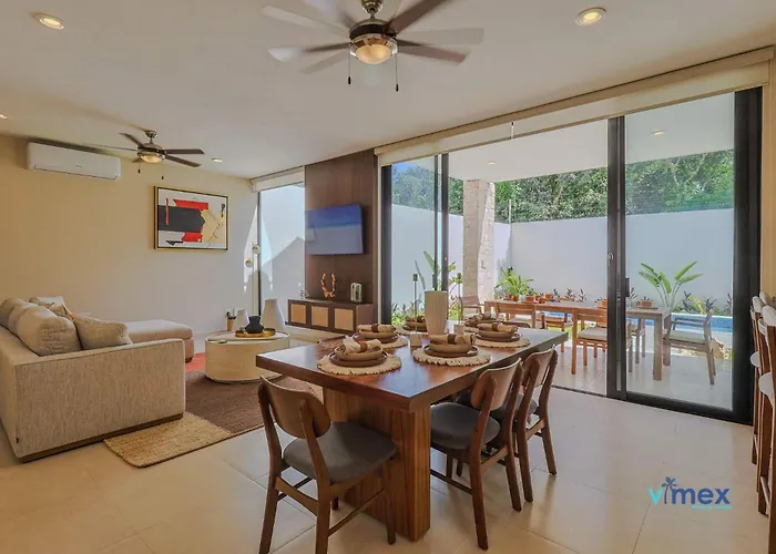 Modern Townhouse With Private Pool And Bbq Area